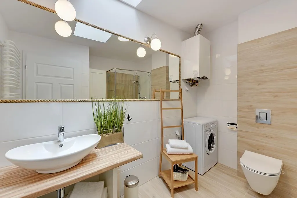 Lion Apartments - La Playa Sopot 0*,